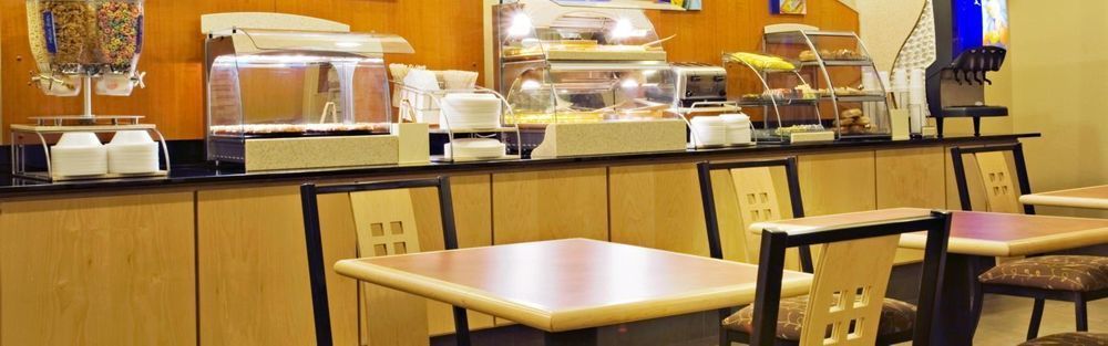 홀리데이 인 익스프레스 호텔 앤 스위트 보거 보르거 외부 사진